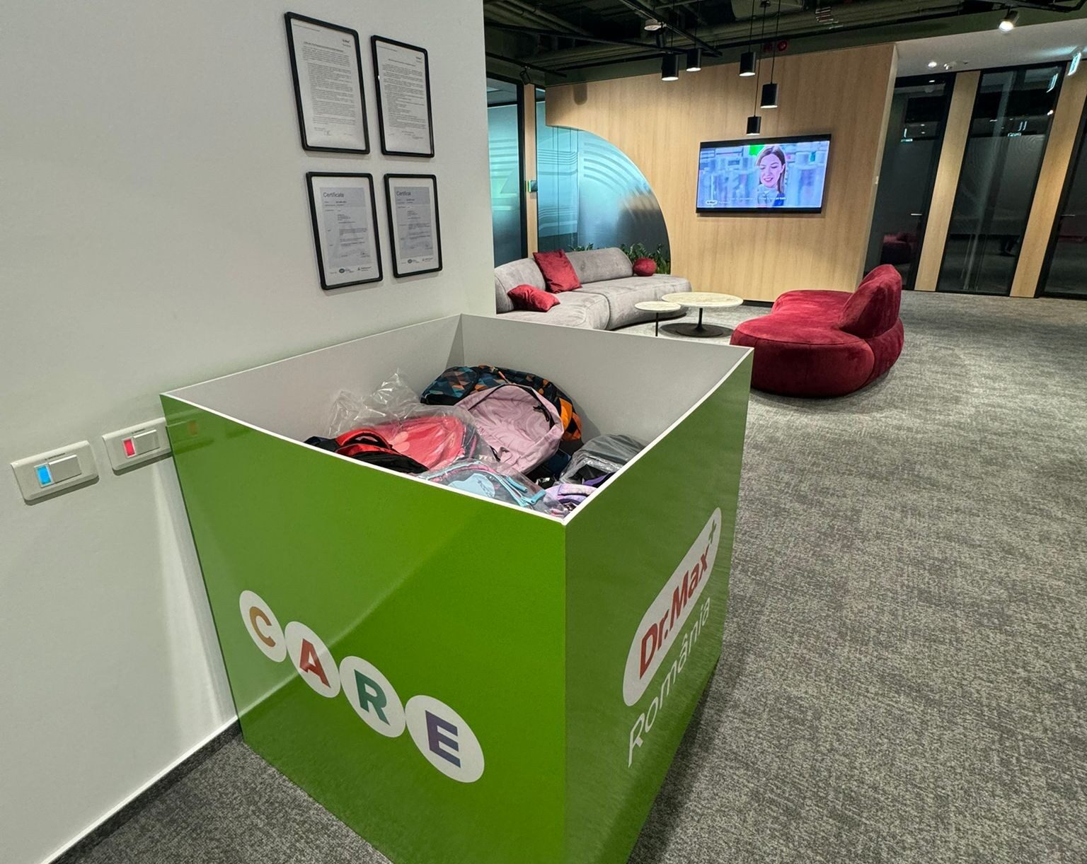 Cos donare rechizite